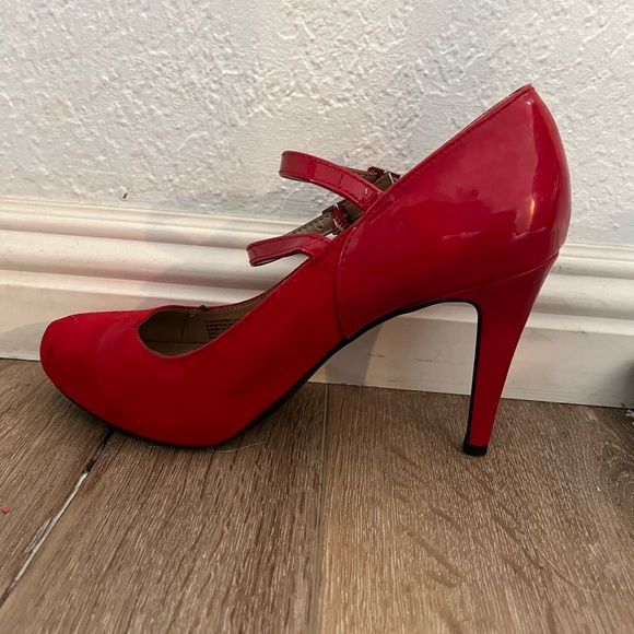 Style & Co. Red closed-toe 3 inch heels size 8 - Picture 5 of 7